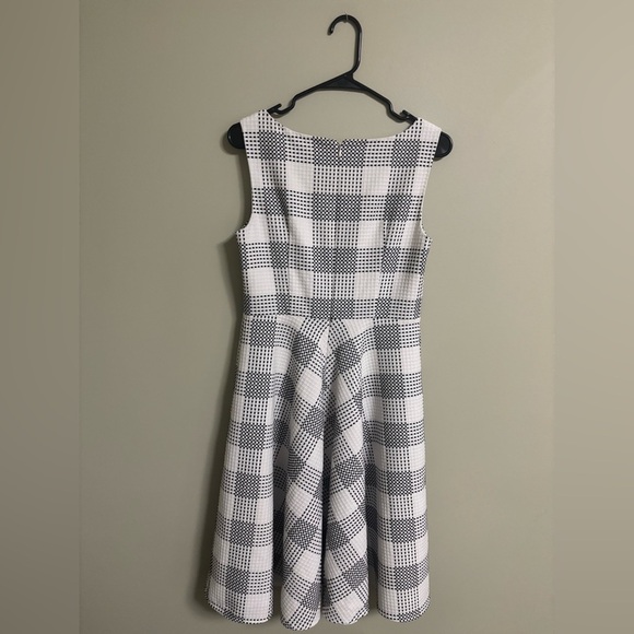 Talbots Black White Check A-line Shift Dress Size 4 Knee Length Sleeveless - Picture 2 of 8